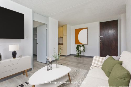 2845 Waialae Ave, Honolulu HI  96826-1835 exterior