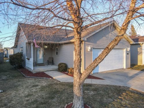 434 Bramble St, Manteno, IL 60950-8300
