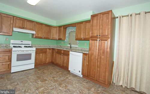 4401 Wynnefield Dr, York, PA 17315-3461