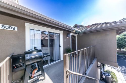 8099 Oak Ridge Cir, Anaheim CA  92808-1932 exterior