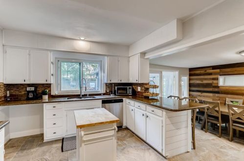 6462 Camp Bowie Blvd, Fort Worth TX  76116-4337 exterior