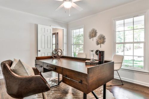 3911 Edenton Ct, Atlanta GA  30319-1883 exterior