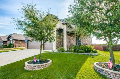 15712 Carlton Oaks Dr, Fort Worth, TX 76177-2165