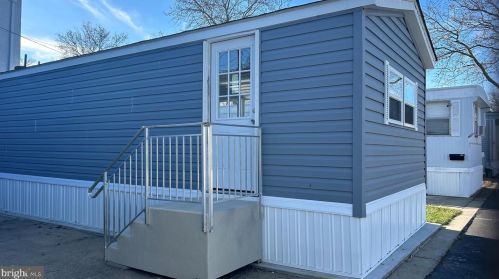 5224 Marlton Pike, Camden NJ 08109-4702 exterior