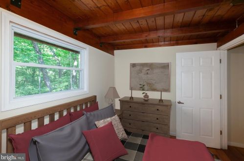 150 White Dogwood Pl, Harpers Ferry WV 25425 exterior