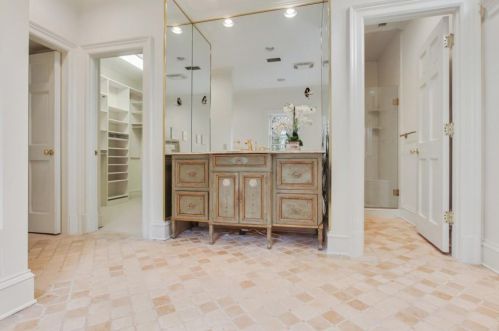 2938 Habersham Way, Atlanta GA  30305-2800 exterior