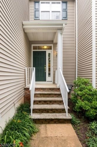 82 Jackson Ave, Princeton, NJ 08540-1674