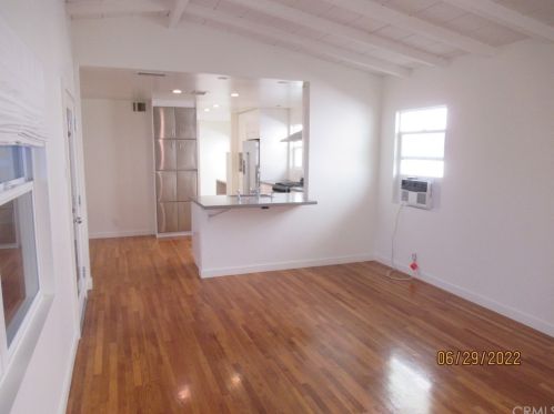 656 Rosecrans Ave, Manhattan Beach, CA 90266-3450