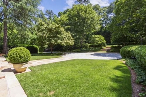 3015 Andrews Dr, Atlanta GA  30305-2001 exterior