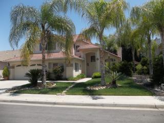 5750 Carica Ave, Fresno, CA 93722-7745
