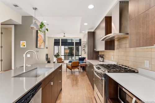 905 13th Ave, Denver CO  80218-2517 exterior
