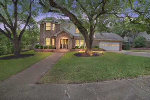 1702 Crested Butte Dr, Austin TX  78746-7610 exterior