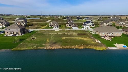 24111 Sunset Lakes Dr, Wilton Center, IL 60442-8004