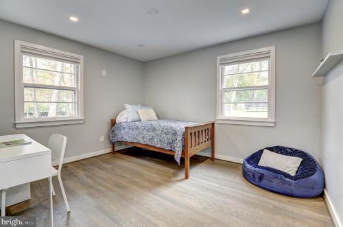 15009 Snowden Dr, Silver Spring MD 20905-5663 exterior