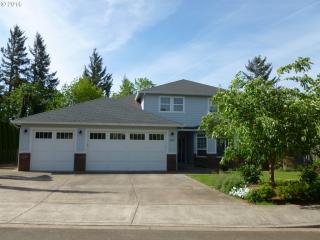 3930 Birch St, Washougal, WA 98671-8912