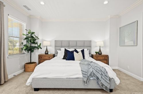 108 Spanish Lace, Irvine CA  92620-3424 exterior