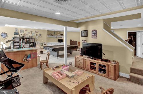 70 Pne Crk Dr, Carlisle PA  17013-9675 exterior