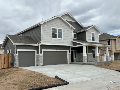 675 17th Pl, Denver, CO 80601-3311