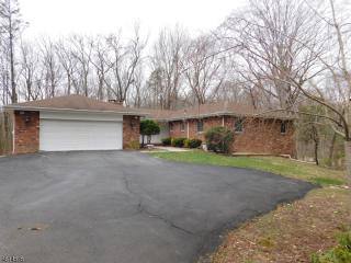 3 Christine Ct, Kinnelon, NJ 07405-2935