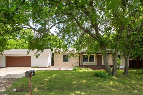875 Dallas Ave, Van Alstyne, TX 75495