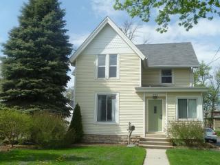 593 State St, Sycamore IL  60178-1327 exterior