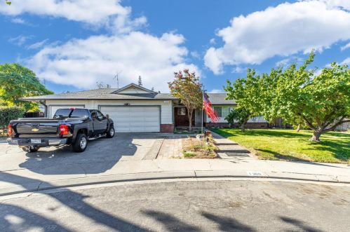 1300 Allen Ct, Modesto, CA 95350-5611
