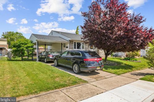 17 Maple Ave, Gloucester, NJ 08031-1251