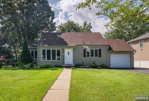 383 Congress St, N Milford, NJ 07646-1509