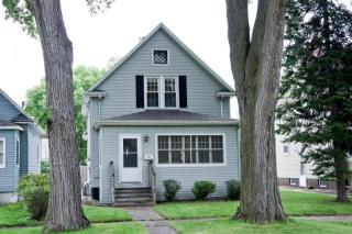 709 Oak St, Fargo, ND 58102-3827