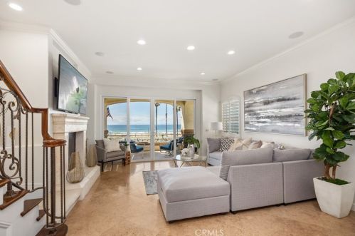 1610 Pacific Coast Hwy, Huntington Beach CA  92648-4434 exterior