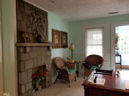 632 Louise St, Clarkesville, GA 30523-0062