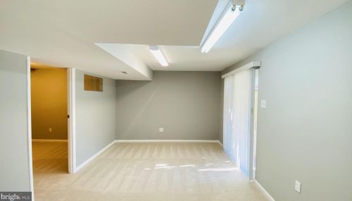 4 Dinsdale Ct, Silver Spring MD exterior