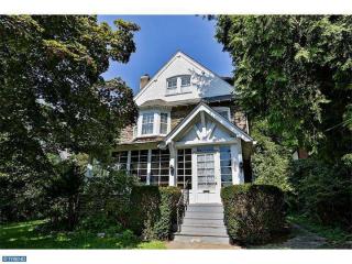 3033 Queen Ln, Philadelphia, PA 19129-1034