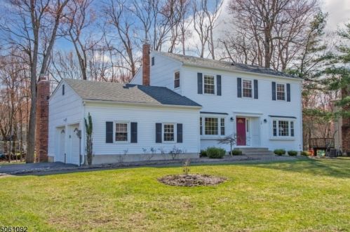 58 Beaver Dam Rd, Dover, NJ 07869-3803