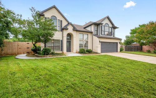 912 Parkhill Dr, Midlothian, TX 76063-8007