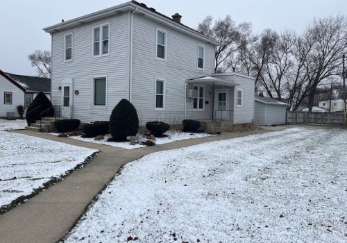 110 Washington St, Hillcrest, IL 61068-2028