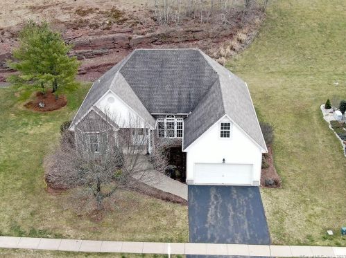 170 Rosewood Ln, Kensington, CT 06037-4086