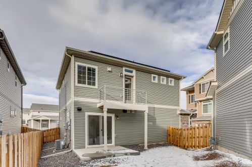 26198 Maple Dr, Aurora CO 80018 exterior