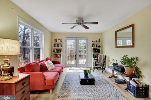 164 Ashley Dr, Shepherdstown WV  25443-4617 exterior