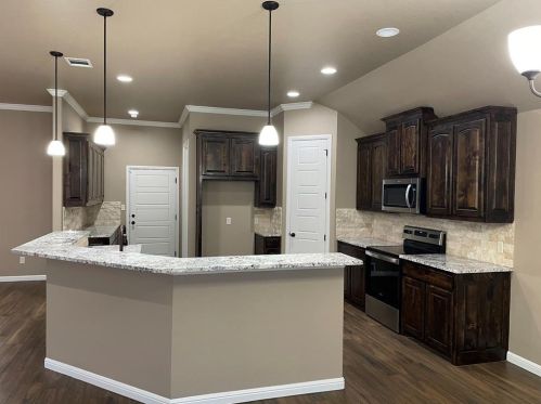 3215 Windcrest Dr, Granbury TX  76049 exterior