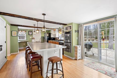 123 Dutton Rd, Pelham, NH 03076-3565