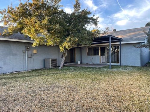 3318 High Plateau Dr, Garland TX 75044-5880 exterior