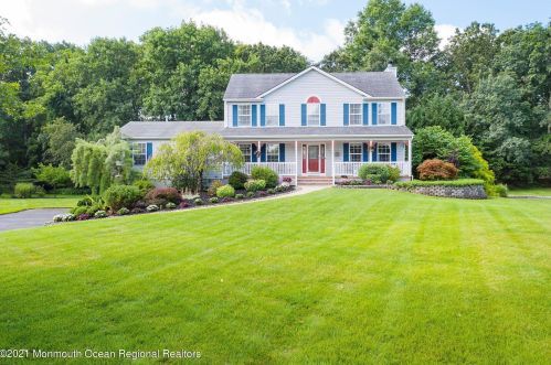 4 Genelle Pl, Jackson Twp, NJ 08527-3161