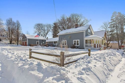 60 Wisconsin St, Carpentersville, IL 60110-2620
