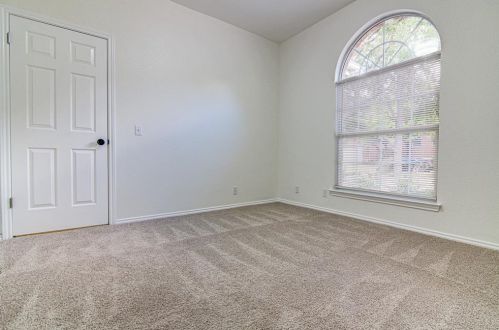 9009 Colberg Dr, Austin TX  78749-4152 exterior