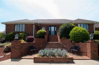 135 Grandview Dr, Inman, SC 29349-8071