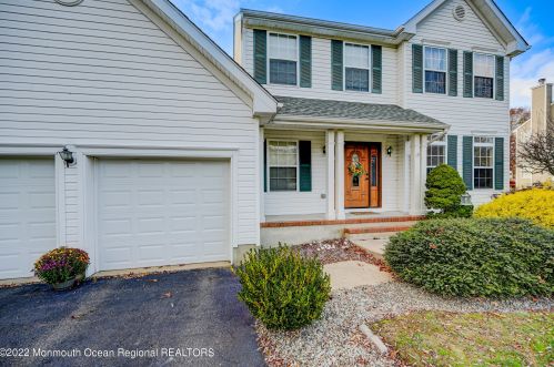 8 Willetta Dr, Jackson Twp, NJ 08527-4861
