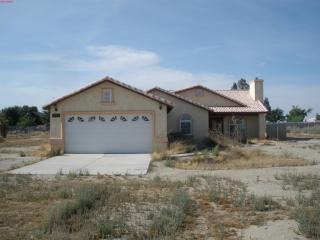 3235 Avenue, Lancaster, CA