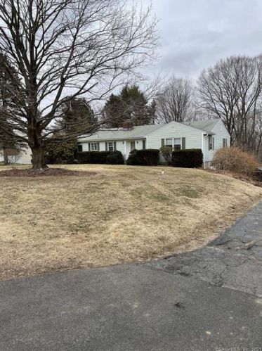 114 Green Hill Rd, Waterbury, CT 06762-3020