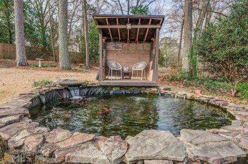 1250 Pine Knoll Ln, Conyers GA  30013-1246 exterior
